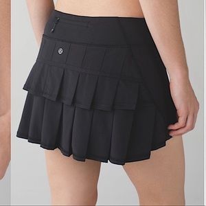 LULULEMON Pace Setter Skirt in Black